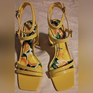 Brand New & Unused Vince Camuto Hania Ankle Strap Sandals - Women Sorrentino 9M